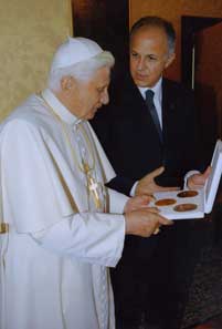 Sua Santità Benedetto XVI e il Prof. Anderson
